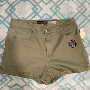 Aeropostale olive shorts